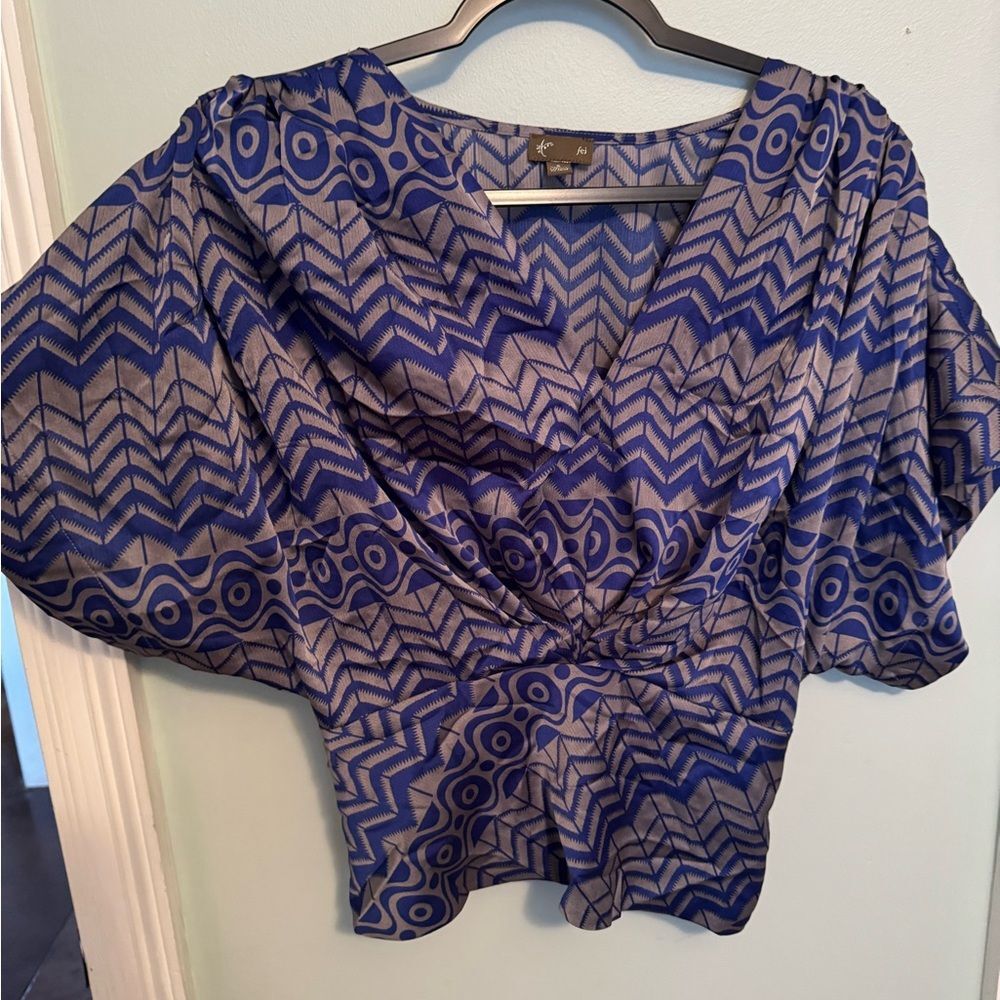 Purple Puff Sleeve  Blouse SZ S Zips on side (S29)